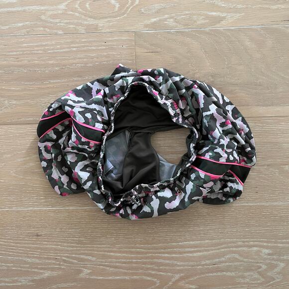 Maaji Running Track Athleisure Camo Shorts Medium - Picture 3 of 5